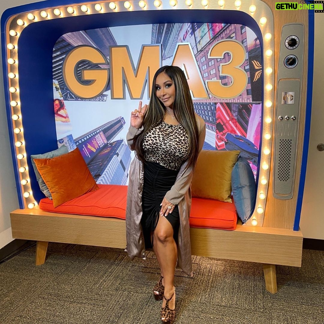 Snooki Instagram - Jersey Shore family vacation in the building πΎπ @abcgma3 π: @makeup_cara