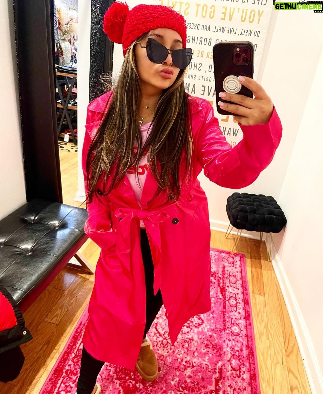 Snooki Instagram - Carmen Sandiego 💕 My Valentine’s Collection is Live @thesnookishop THE SNOOKI SHOP