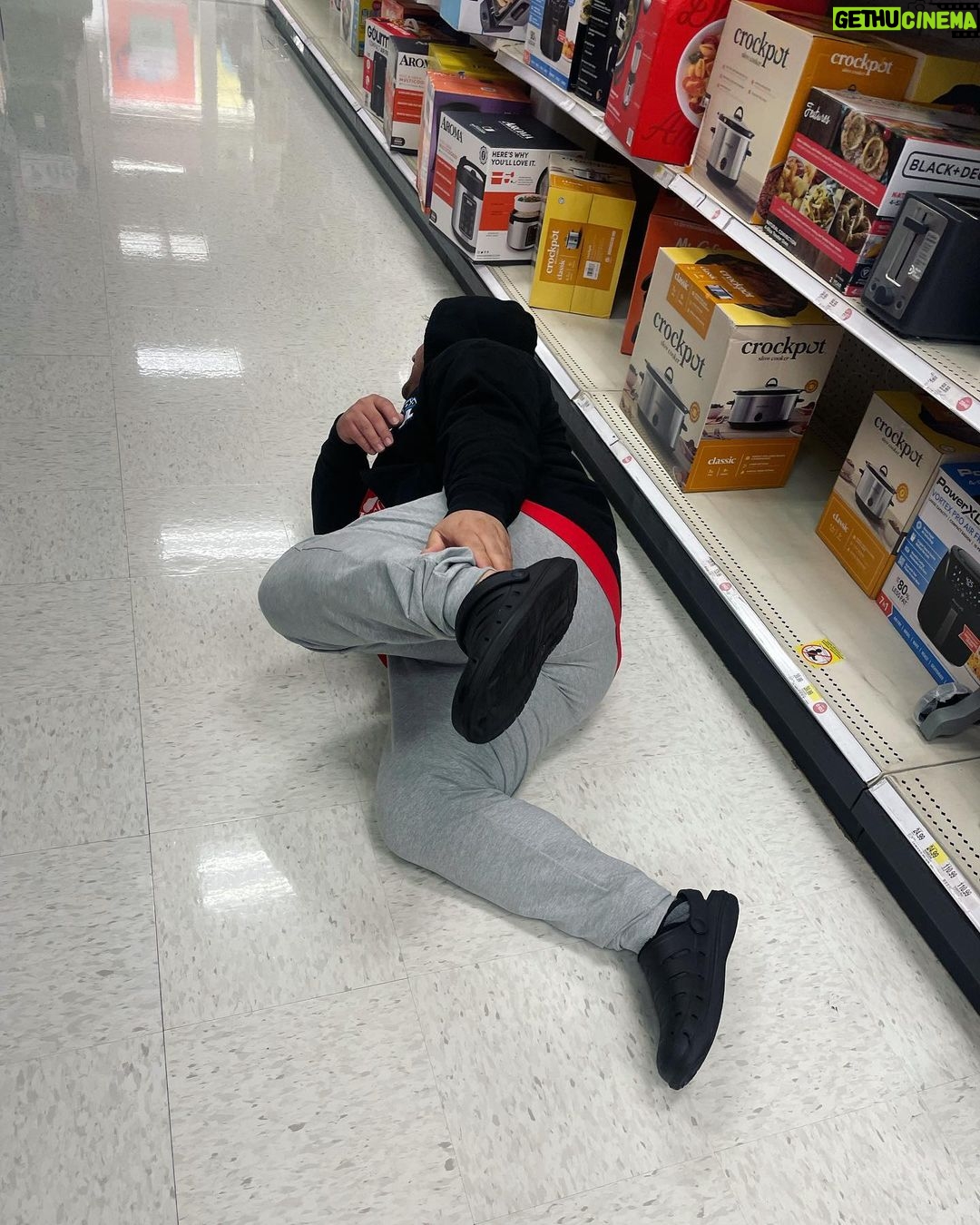 Snooki Instagram - Bring your husband to target day. Send Jesus. @jlavalle5 #my4thkid