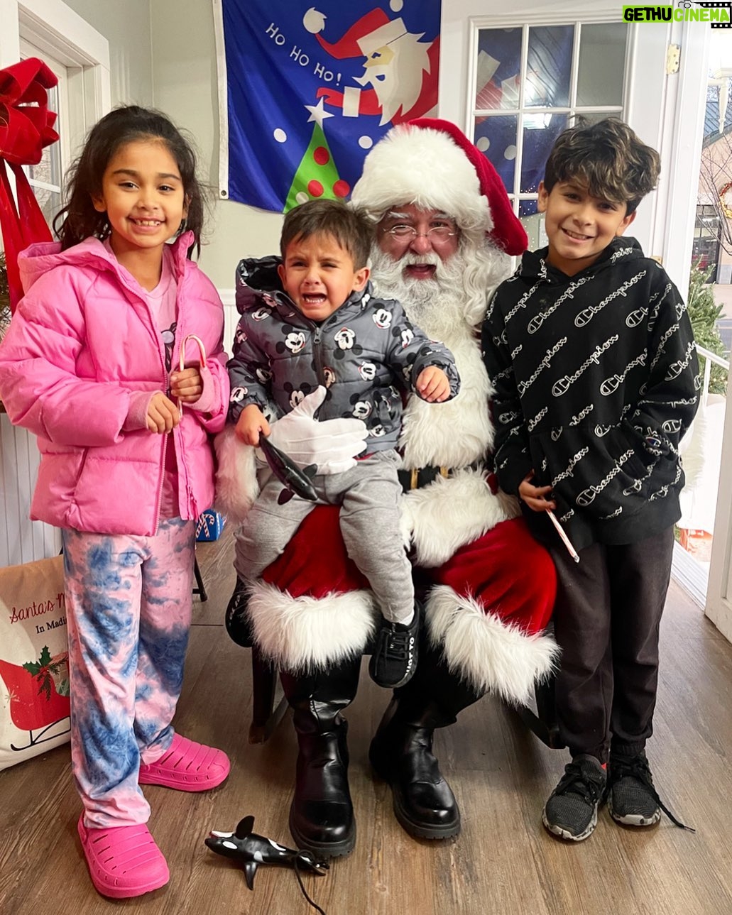Snooki Instagram - Merry Christmas. 🎅🏽🎄 #alwaysone #whale