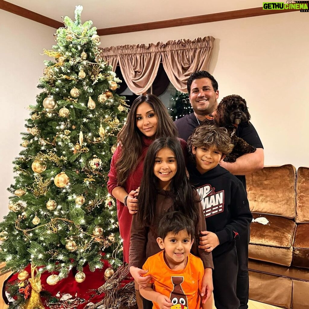 Snooki Instagram - Thankful for my beautiful family 💕 Happy Thanksgiving everyone! & thank you for all the birthday wishes!!! Love all of you! Now let’s celebrate 🥂🍷