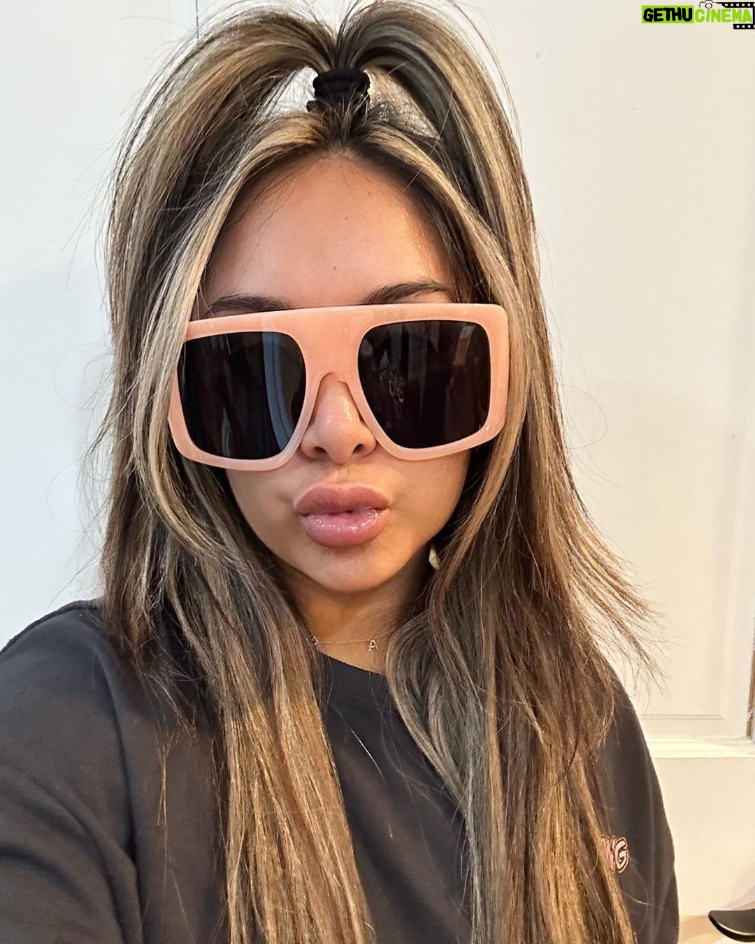 Snooki Instagram - MAWMAAAA. Only a few left of my Snooki Shades 😎 Not restocking! Link in bio to shop my online store! 💋 @thesnookishop THE SNOOKI SHOP