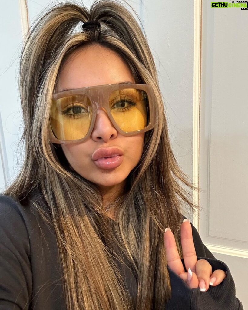 Snooki Instagram - MAWMAAAA. Only a few left of my Snooki Shades 😎 Not restocking! Link in bio to shop my online store! 💋 @thesnookishop THE SNOOKI SHOP