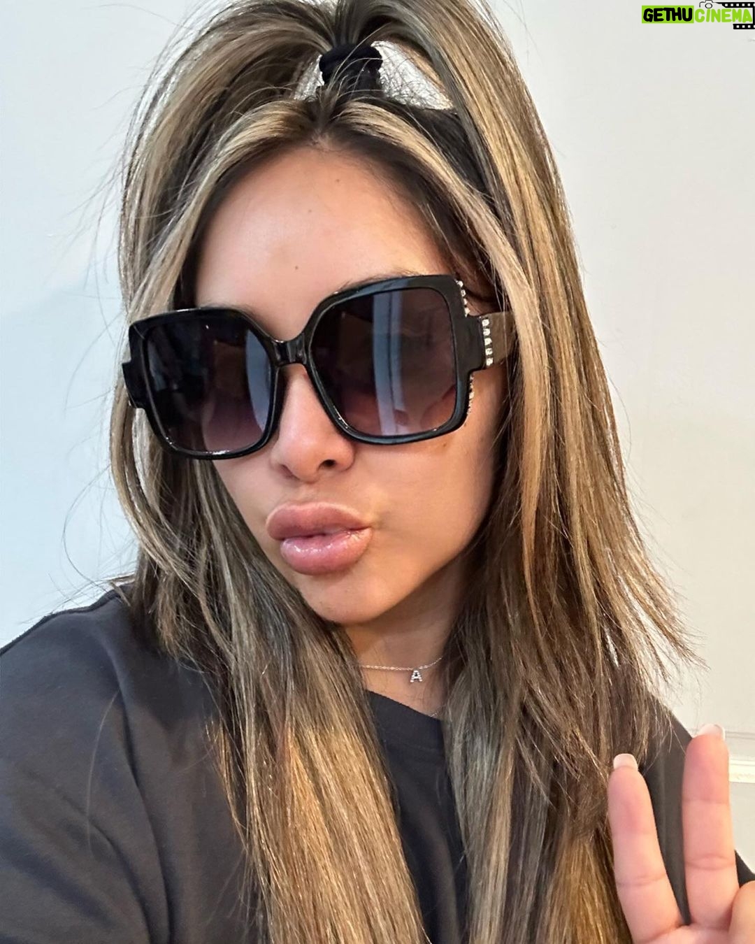 Snooki Instagram - MAWMAAAA. Only a few left of my Snooki Shades 😎 Not restocking! Link in bio to shop my online store! 💋 @thesnookishop THE SNOOKI SHOP