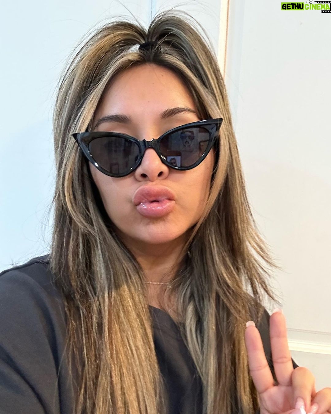 Snooki Instagram - MAWMAAAA. Only a few left of my Snooki Shades 😎 Not restocking! Link in bio to shop my online store! 💋 @thesnookishop THE SNOOKI SHOP