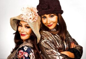 Snooki Instagram - HAPPY BIRTHDAY TO MY BOO @jwoww 🍾 we’ve had a wild ride together & cant wait to be crazy old ladies together 💋💋
Thanks for being the bestest friend a meatball could ever have! Love u!
