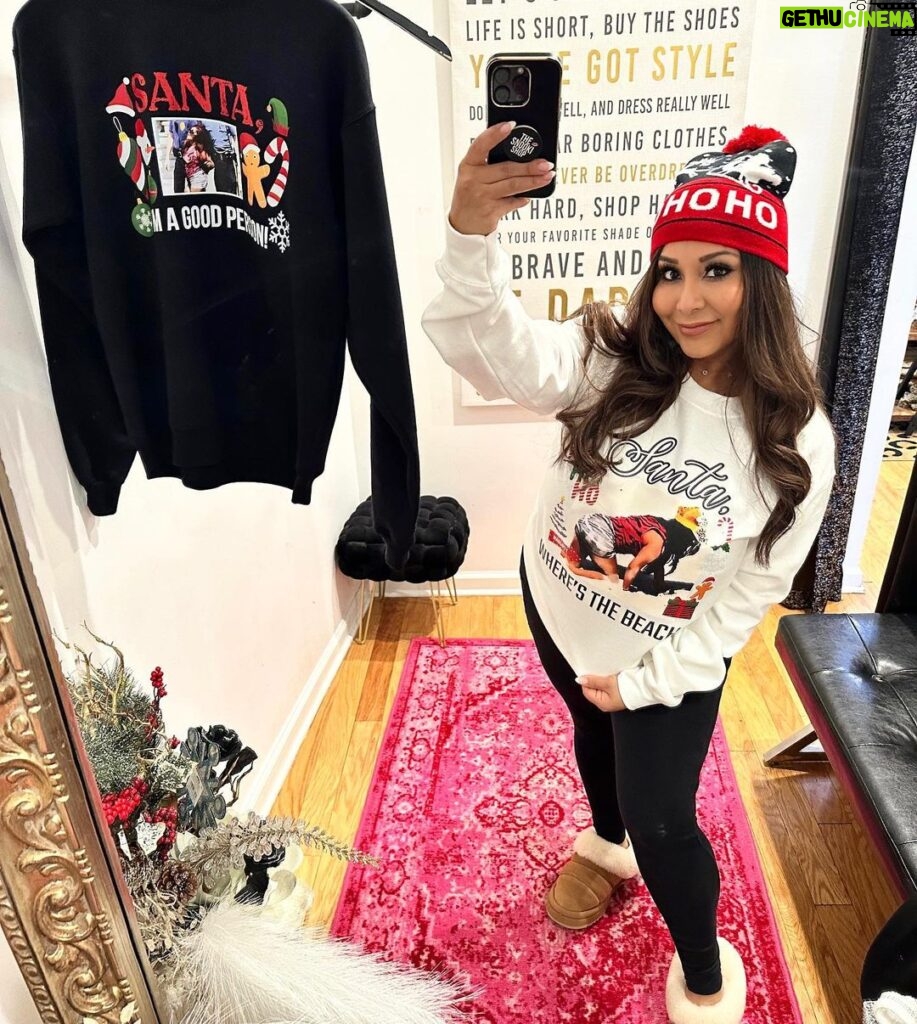 Snooki Instagram - SNOOKI XMAS SWEATERS 🎄🥂 tis’ the season bitches! CANT WAIT for my VIP EVENT this Saturday! 🥂🥂🥂 Celebrating 5th year anniversary of my Madison Store & MY BIRTHDAYYYYY! Link in bio for tickets! 💋 THE SNOOKI SHOP