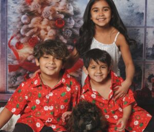 Snooki Instagram - MERRAY CHRISTMAS EVE from my crazy crew 🎄🎁🎅🏽