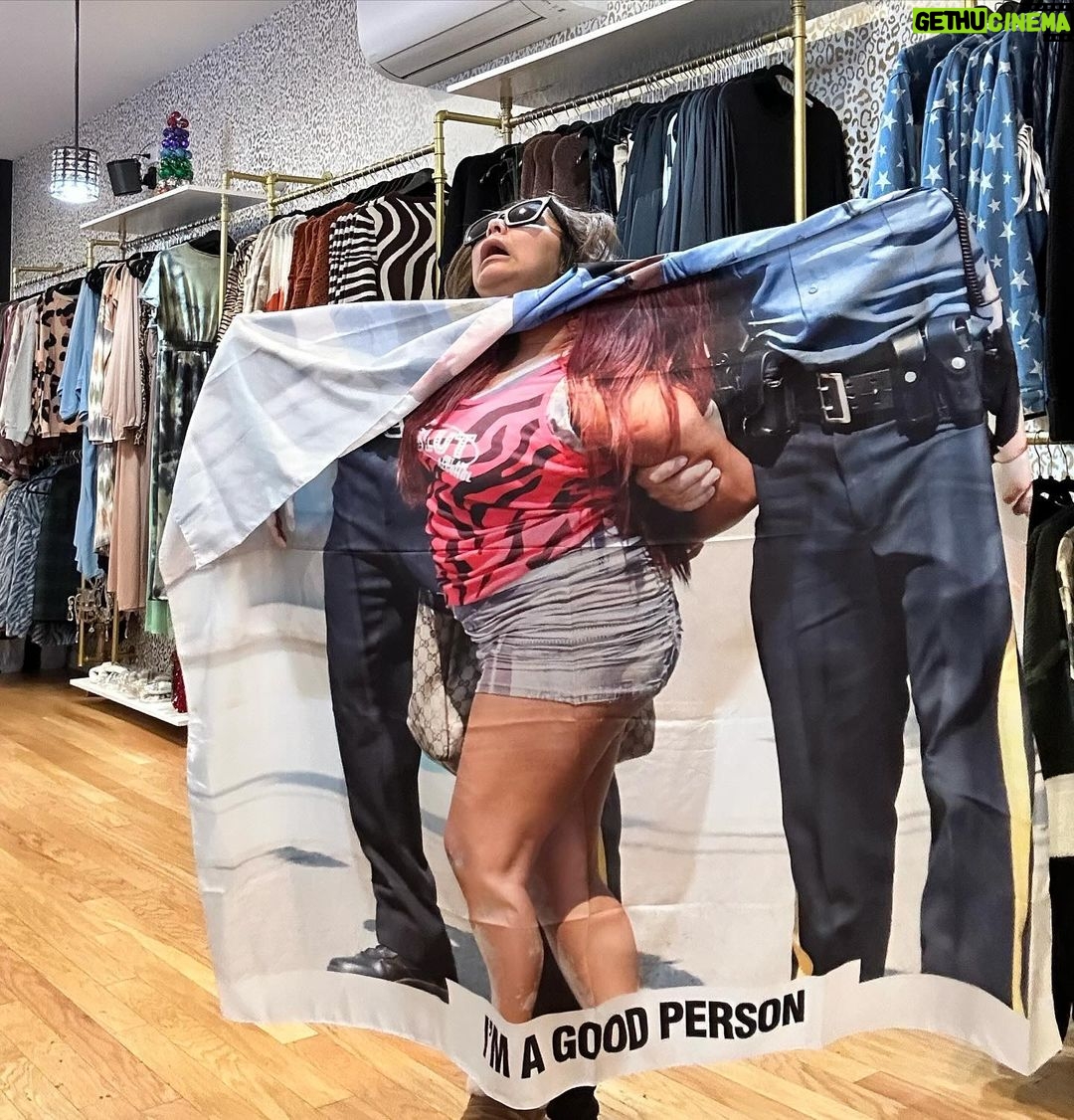Snooki Instagram - MY TAPESTRIES 🔥💃🏽 #wheresthebeach #imagoodperson THE SNOOKI SHOP