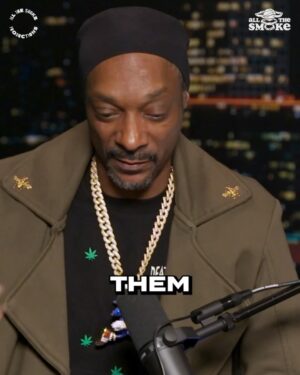 Snoop Dogg Instagram - Skechers is building their basketball line around Snoop 🔥

All new episode with @snoopdogg is out now on the @allthesmoke.productions YouTube