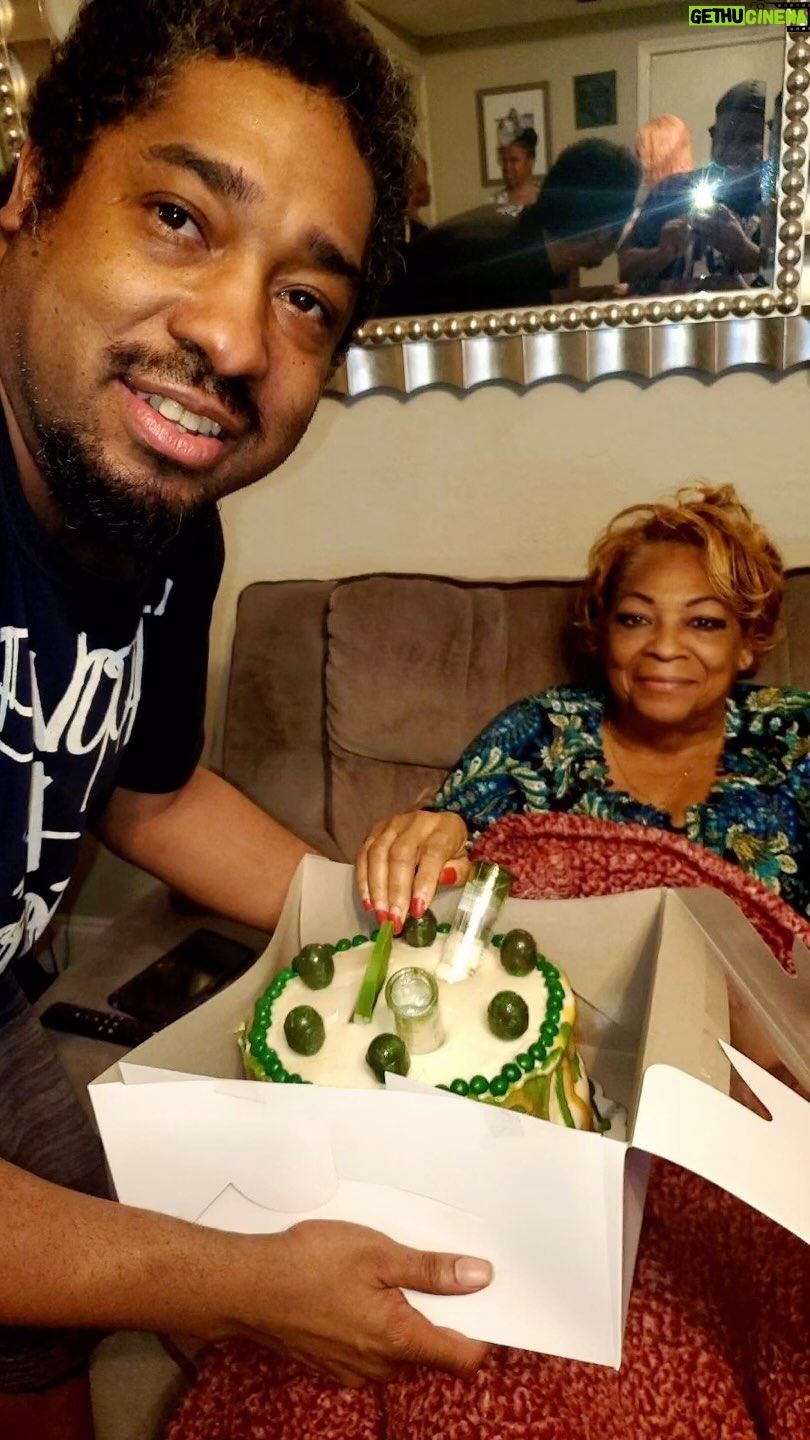 Snoop Dogg Instagram - @badabing33 bac wit momma π’ππΎππ. ποΈ Long Beach, California