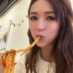 Snow Suen Instagram - 最愛餐廳之一， 啲麵嘅質感超彈牙， 一啖就食得出係手打先有嘅質感， 甜品都好高質， 所有食物都睇得出廚師嘅用心❤️ 大愛😍😍