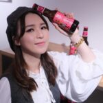 Snow Suen Instagram - 前幾日去咗 OLD MASTER Q “SIDE_C” EXHIBITION 老夫子“SIDE_C” 展覽 《老夫子》由細到大陪住我趕走過好多憂愁同寂寞！ 展期：2023.11.17 – 12.3 Quiet Gallery HK 香港中環皇后大道中15號 置地廣場 BELOWGROUND 地庫 1 號舖 #好開心收到王澤老師嘅簽名同畫🫶🏻 #又一珍藏 @oldmasterq_official @madteeth86