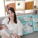 Snow Suen Instagram - 大仔之前用開Pampers，當時已經覺得好滿意❤️ 今次香港限定新升級Ichiban系列仲犀利！ 專門對付香港嘅濕熱天氣🌦️ 肉眼已經可以見到尿片內外加咗好多透氣孔🧽 肉肉哥出汗都好快散到熱又排濕🤩見到佢著得咁舒服，媽咪都放心晒🥰 尿片仲運用一秒分散吸收技術，瞬吸再均勻分散BB尿量， 令尿片表面可以保持乾爽🍃唔使怕濕笠笠醃住肉肉！ 如果你都想俾BB超極上舒適體驗✨ 記得試試日本製新升級香港限定Pampers Ichiban啦！ 認住彩色心心包裝💛💚❤️同金色正貨貼紙先好入手呀！ #新升級PampersIchiban #PampersIchiban #認住彩色心心包裝 #日本製 #香港限定正貨 #透氣防漏 #尿片 #超極上舒適體驗