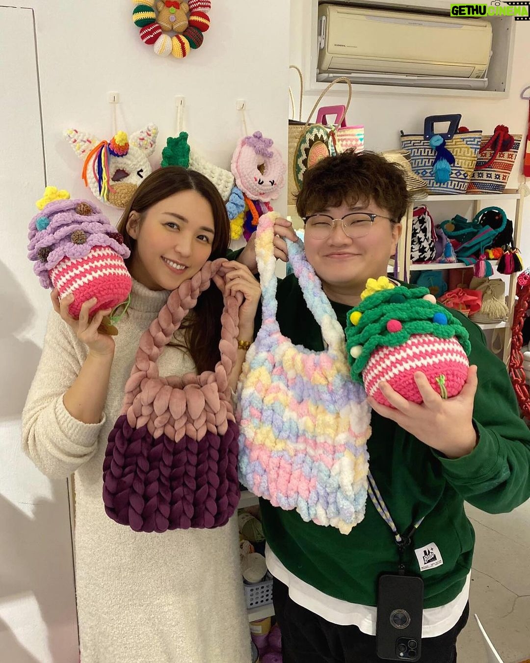 Snow Suen Instagram - 快樂的手作時間🍒 送給自己的聖誕禮物🎁 Thank you Ronda @knitterknutter