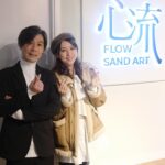 Snow Suen Instagram - 努力追夢的人，都是值得支持的🫶🏻 恭喜阿中、阿雪（不是說我🤣） 為推廣沙畫文化， 在鬧市中成功開設了一間沙畫店， 大家不妨來這裡製作沙畫、手作， 以忘卻城市間的煩擾！ 尋找屬於自己的寧靜！！ 地址：旺角新世紀廣場2樓241號舖 #沙畫影片 #沙畫 #雪沙藝術創作 #沙畫課程 #香港沙畫 #香港沙畫協會 #workshop #giftidea #parenting #relax #zen #artclasshk #painting #drawing #sandart