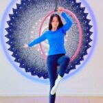 Snow Suen Instagram - 轉轉轉……. @angelleeyoga