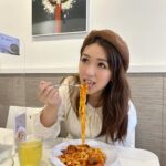 Snow Suen Instagram - 最愛餐廳之一， 啲麵嘅質感超彈牙， 一啖就食得出係手打先有嘅質感， 甜品都好高質， 所有食物都睇得出廚師嘅用心❤️ 大愛😍😍