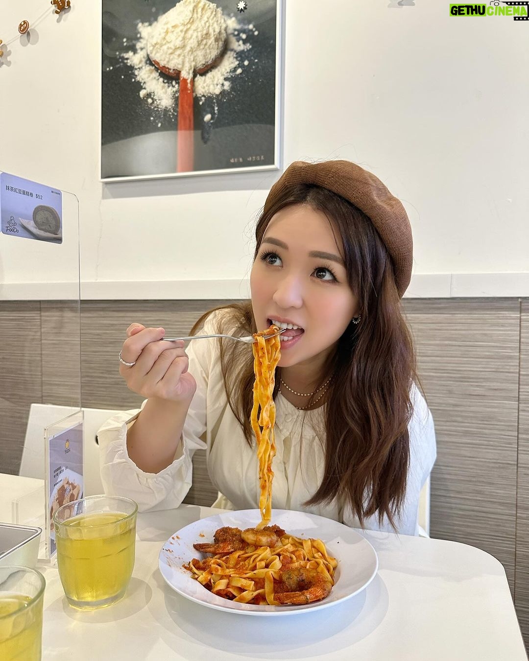 Snow Suen Instagram - 最愛餐廳之一, 啲麵嘅質感超彈牙, 一啖就食得出係手打先有嘅質感, 甜品都好高質, 所有食物都睇得出廚師嘅用心❤️ 大愛😍😍