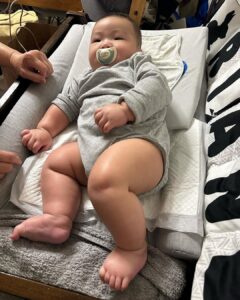 Snow Suen Instagram - 聖誕有奬競猜遊戲：大家估下肉肉哥個大脾圍到底幾多cm? 最接近嗰位，送你一份聖誕禮物🎁 （已截止，答案：30cm)