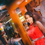 Snow Suen Instagram – Somebody tell me chill ,
仲搵到11個reasons🫶🏻🫶🏻
今年聖誕,貿發局為大家呈獻一個不一樣的聖誕文創活動——#Chill11 藝墟!
Chill11集文創,娛樂及購物於一身。
🎄8米高萬花筒聖誕樹、32米長大型室內充氣兒童娛樂設施、30個聖誕工作坊,大人小朋友齊放電, 名廚打造「五味人生」Art Café、限定「醬香Mocha手工啤」、世界各地特色美食,亦有多個本地品牌展覽:中環街市地道香港品牌、老字號「粵東磁廠」傳統廣彩繪、StephyDesignHK香港主題手繪絲柔長披肩、舞台無間斷40 個表演:Busking、啦啦隊、街舞、跆拳道、音樂
仲有近30場工作坊——香港特色小巴牌工作坊、環保重塑牛仔玫瑰工作坊等!
💡
🛍️ Chill著數——每日會派發聖誕福袋,總值超過港幣150元,每日送完即止;人氣品牌低至半價
Chill抵、Chill方便
Chill 11 藝墟
日期: 23-26/12/2023
地點: 亞洲國際博覽館
門票: 成人$30,Alipay購票可以平3蚊;12歲以下兒童、學生(持有效學生證)及長者(需出示長者卡)可免費入場
#HKTDC #HKTDCfairs #Chill11 #Chill文青 #Chill好玩 # Chill著數 #香港購物 #文創活動 #購物 #不一樣的 #港式聖誕 #聖誕好去處 #假日好去處 #聖誕打卡 @hktdclifestyle
有嘢食,有嘢玩、今個聖誕真係唔使諗節目,一於去Chill 11!