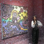 Snow Suen Instagram - 可以走入@mrdoodle 嘅世界， 真係超級興奮， 由佢最初畫畫嗰陣， 已經鍾意佢嘅作品， 一直支持到而家！ 今日終於可以見到真人🥰 鍾意畫畫嘅我都要努力努力💪🏻💪🏻 @pearllamgalleries @numberoneprhk #numberonepr