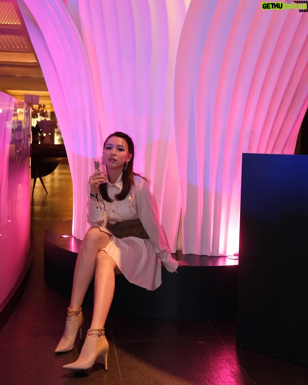 Snow Suen Instagram - Congratulations to Regent Hotel. It was a great evening full of good food, amazing music and fantastic performances. I was happy to spend the night with old and new friends. Thank you for having me! @hongkongregent #RegentHK #RegentHotels Regent Hong Kong