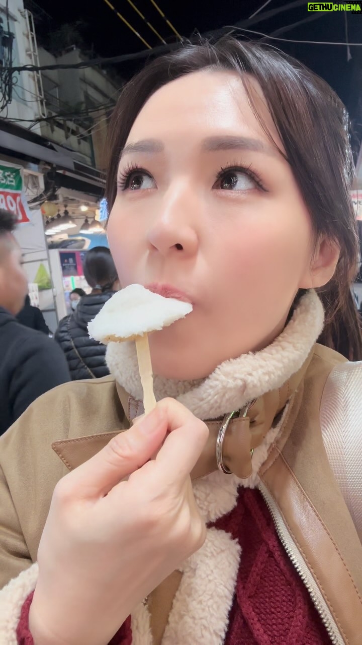 Snow Suen Instagram - 吃吃吃吃吃! 算是第一次做旅遊節目, 飛去台灣吃吃買買好治癒, 別問我為什麼胖了! 看影片你就知道😂