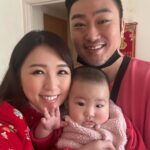 Snow Suen Instagram - 衷心覺得有2位小朋友或以上， 要成功影到一張全家福真係好有難度😂 唯有拼埋一齊就係啦～～ 祝大家新春快樂， 行運一條龍🐉