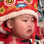 Snow Suen Instagram - 衷心覺得有2位小朋友或以上， 要成功影到一張全家福真係好有難度😂 唯有拼埋一齊就係啦～～ 祝大家新春快樂， 行運一條龍🐉
