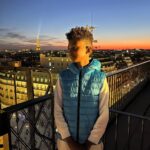Soan Arhimann Instagram - 🗼✨ #paris #toureiffel #sunset