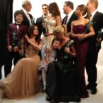 Sofía Vergara Instagram - 4 years ago we said goodbye to our set family!!! I miss u @modernfamily ❤️❤️❤️❤️