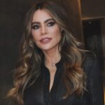 Sofía Vergara Instagram - #Griselda press day at @netflix ❤️❤️❤️ glam @the_dorinbar @lightaaron
