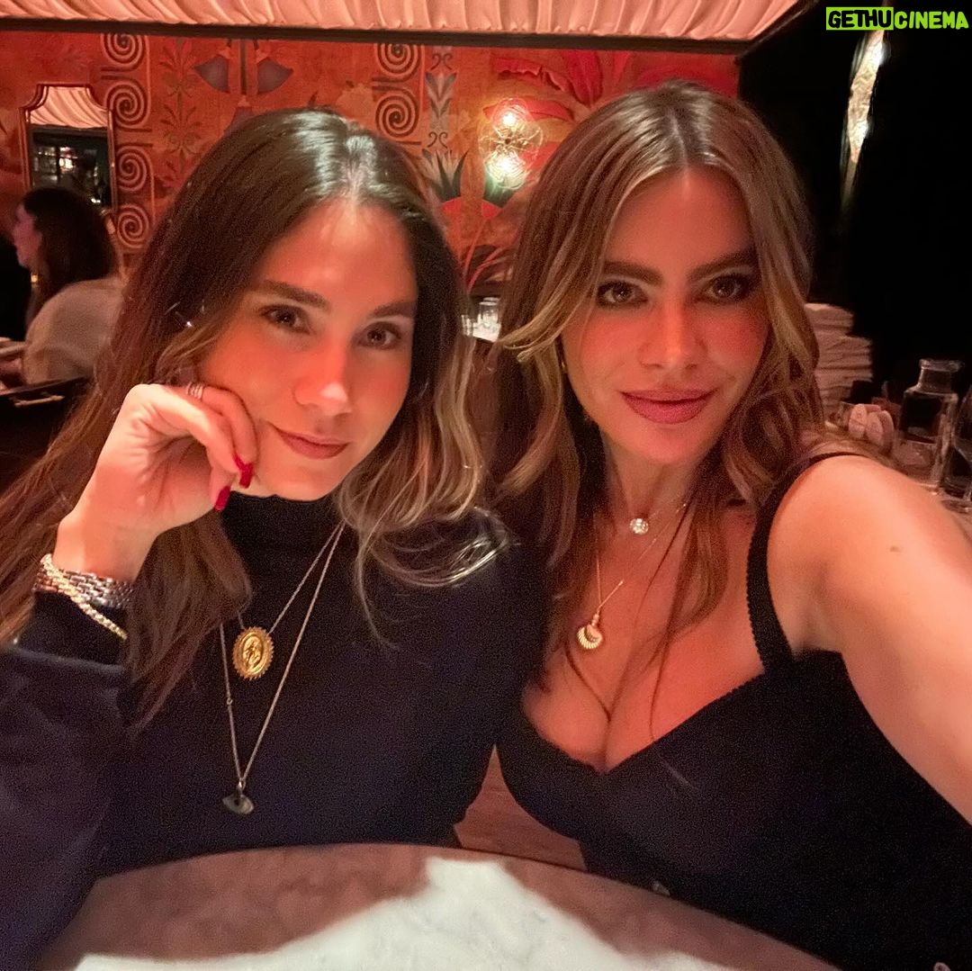 Sofía Vergara Instagram - Primitas❤️❤️❤️ @paulasofiac @marianalvergara