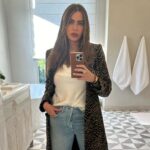 Sofía Vergara Instagram - I love this jacket!! New at @walmart Sofia Vergara collection! Perfect for the holiday partyyys🎄🥂