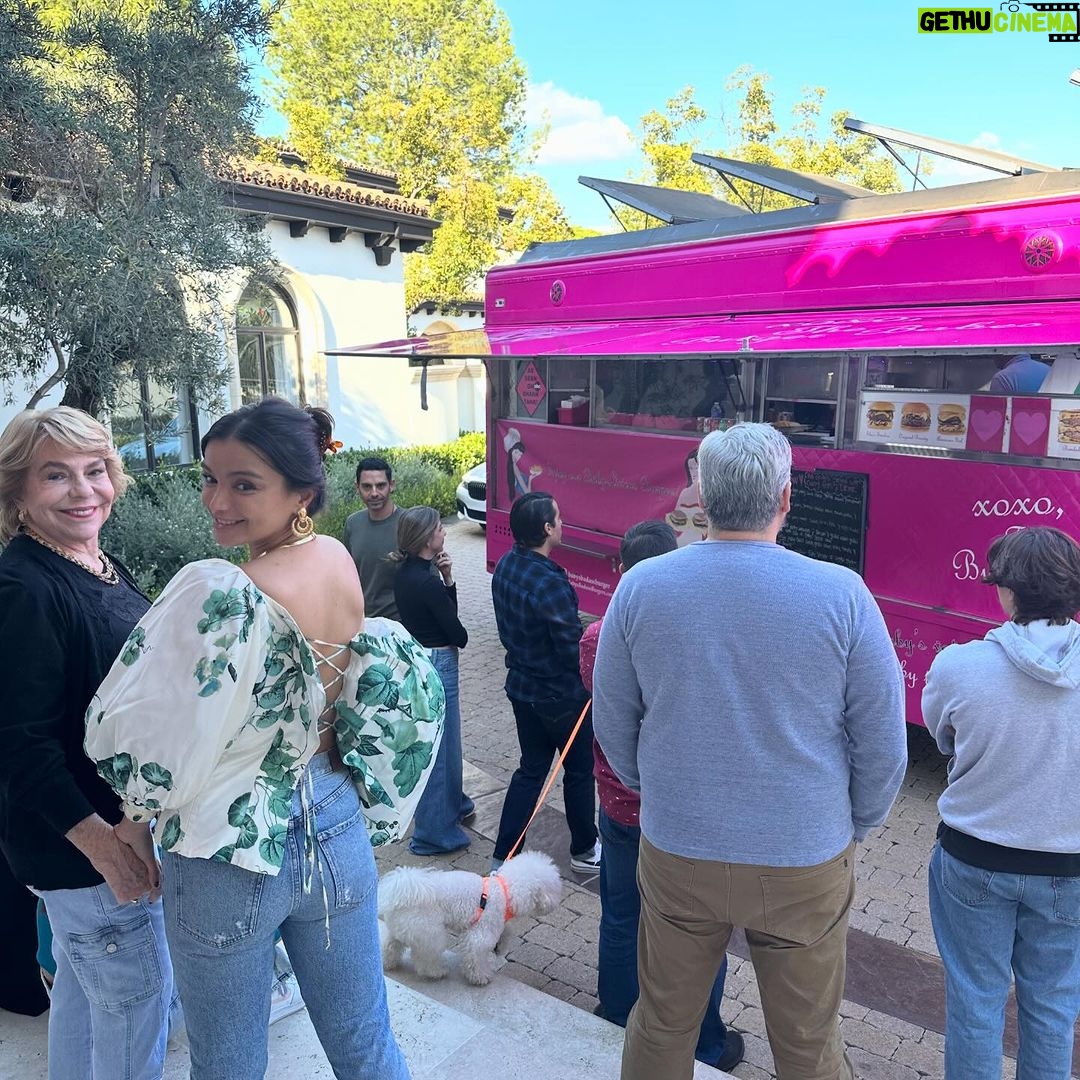 Sofía Vergara Instagram - Family and friends❤️❤️❤️