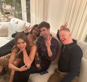 Sofía Vergara Instagram - First Modern Family reunion!!!!❤️❤️❤️