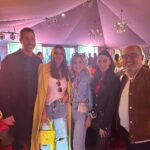 Sofía Vergara Instagram - Super Bowl party at the neighbors 🏈❤️