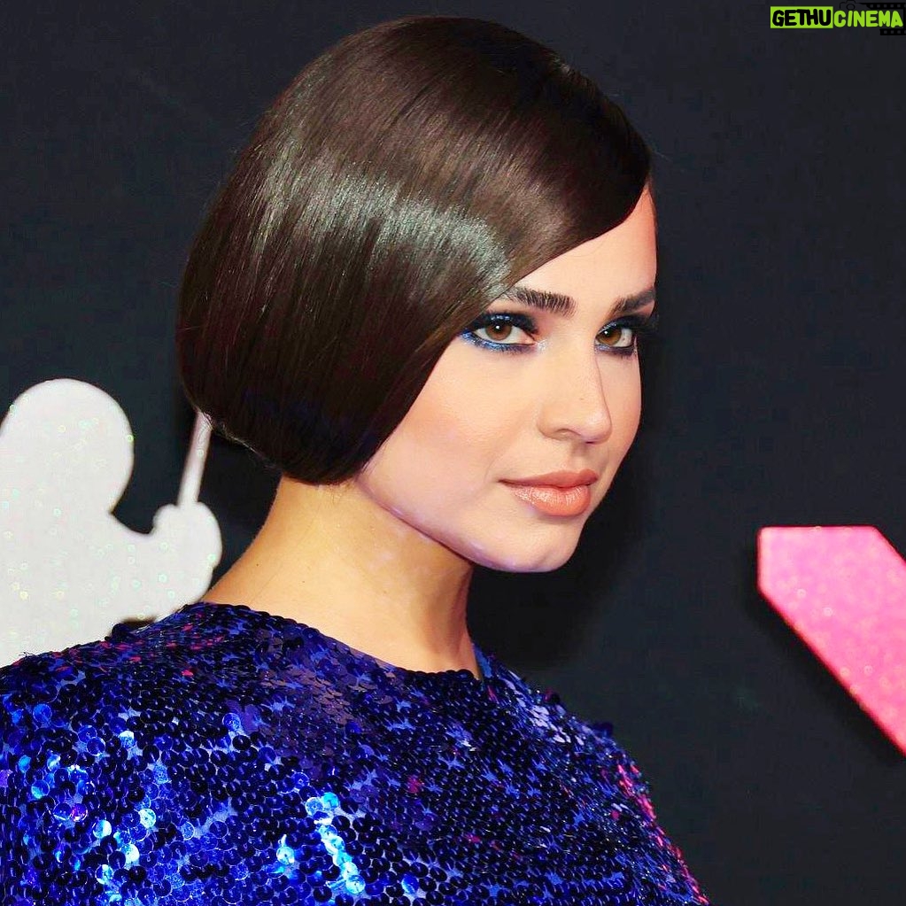 Sofia Carson Instagram - an electric blue couture dream @valentino.beauty New York, New York