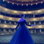 Sofia Carson Instagram - Malaga Bella🌹 It felt like magic to perform on this stage, to honor my dearest @dianewarren. Gracias de corazon @antoniobanderas for a night I’ll cherish forever. Mi admiracion es tuya.