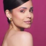 Sofia Carson Instagram – Eye2Cheek. My current @valentino.beauty OBSESSION💗
 Wearing: 
Eye2Cheek 02 Very Rose
Very Valentino Foundation LN4 
Very Valentino Concealer LN1
Magnificent Mascara Nero
 #VeryValentinoEye2Cheek #ValentinoBeauty @maisonvalentino 

Eye2Cheek. Mi nueva OBSESIÓN de @valentino.beauty💗

Estoy usando:
Eye2Cheek 02 Very Rose
Very Valentino Foundation LN4
Very Valentino Concealer LN1
Magnificent Mascara Nero