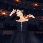Sofia Carson Instagram - hay amores que matan hay amores que nos devuelven la vida🌹 Teatro Cervantes Malaga