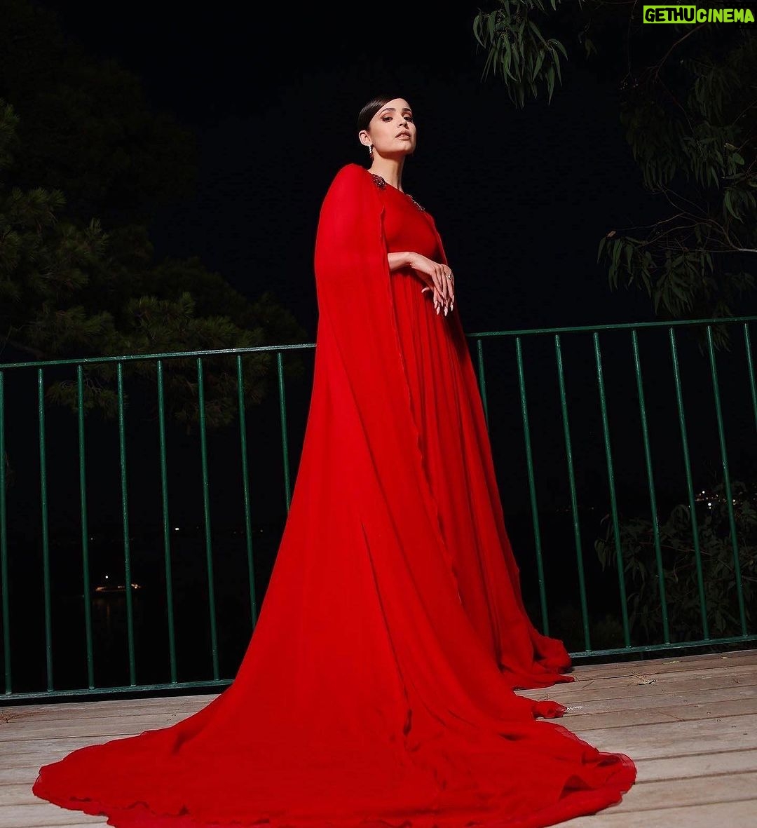 Sofia Carson Instagram - una bella notte ♥️🌹 #ischiaglobalfilmfestival Ischia, Italy