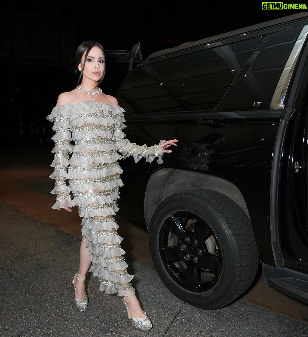 Sofia Carson Instagram - vanity fair in @maisonvalentino couture by my @pppiccioli 💎