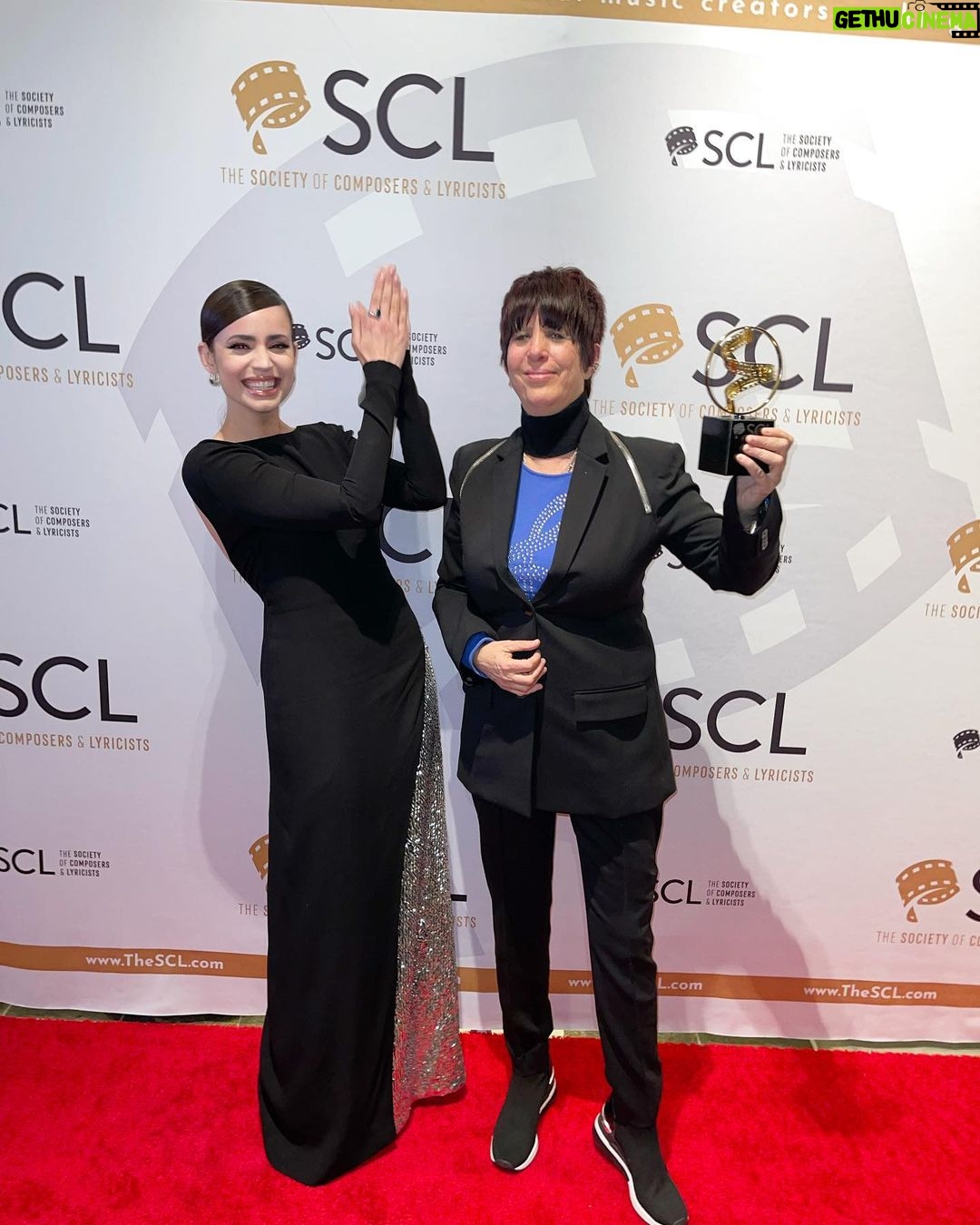 Sofia Carson Instagram - Applause won Best Original Song at the SCL Awards. Thank you #SCLAwards for this beautiful honor. Forever applauding the remarkable being you are my @dianewarren 🤍💫