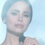 Sofia Carson Instagram - Applause on @jimmykimmellive ☁️🌙🤍 Thank you from the bottom of my heart, Jimmy. I love you forever @dianewarren. Jimmy Kimmel Live