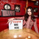 Sofia Carson Instagram - Happy Birthday Elvis🌹 @bazluhrmann Adore you. Admire you. Endlessly.