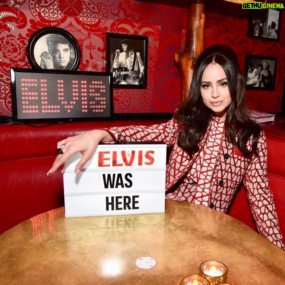 Sofia Carson - 728.1K Likes - Happy Birthday Elvis🌹
@bazluhrmann Adore you. Admire you. Endlessly.