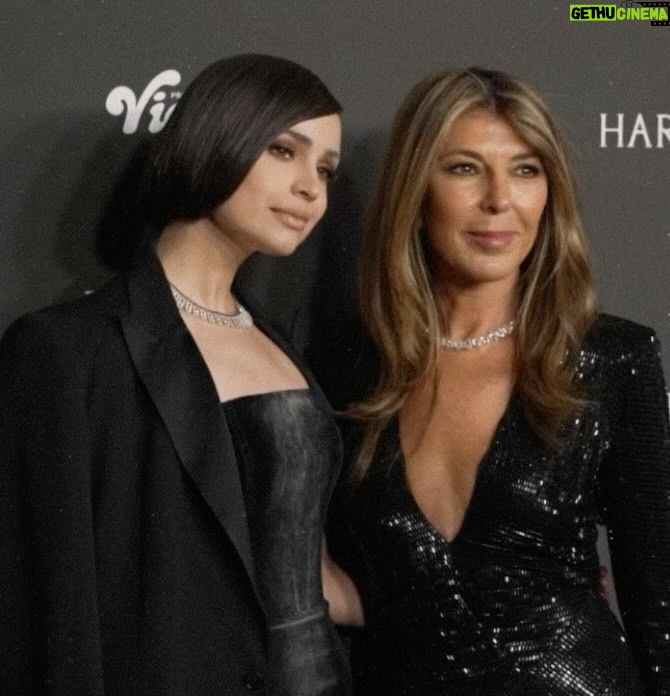 Sofia Carson Instagram - Thank you @ninagarcia and @elleusa for so beautifully creating a space where, as you said, “artists of every generation, background and identity can come together and tell their stories” 🤍 Thank you for celebrating the extraordinary power of WOMEN. Who are redefining what it means to be a Woman In Hollywood, and a woman in this world. Thank you dearest @evalongoria for your warmth. My admiration is yours endlessly. @americaferrera thank you for your words. Each of us in that room will hold onto them for always. Here’s to WOMEN🤍