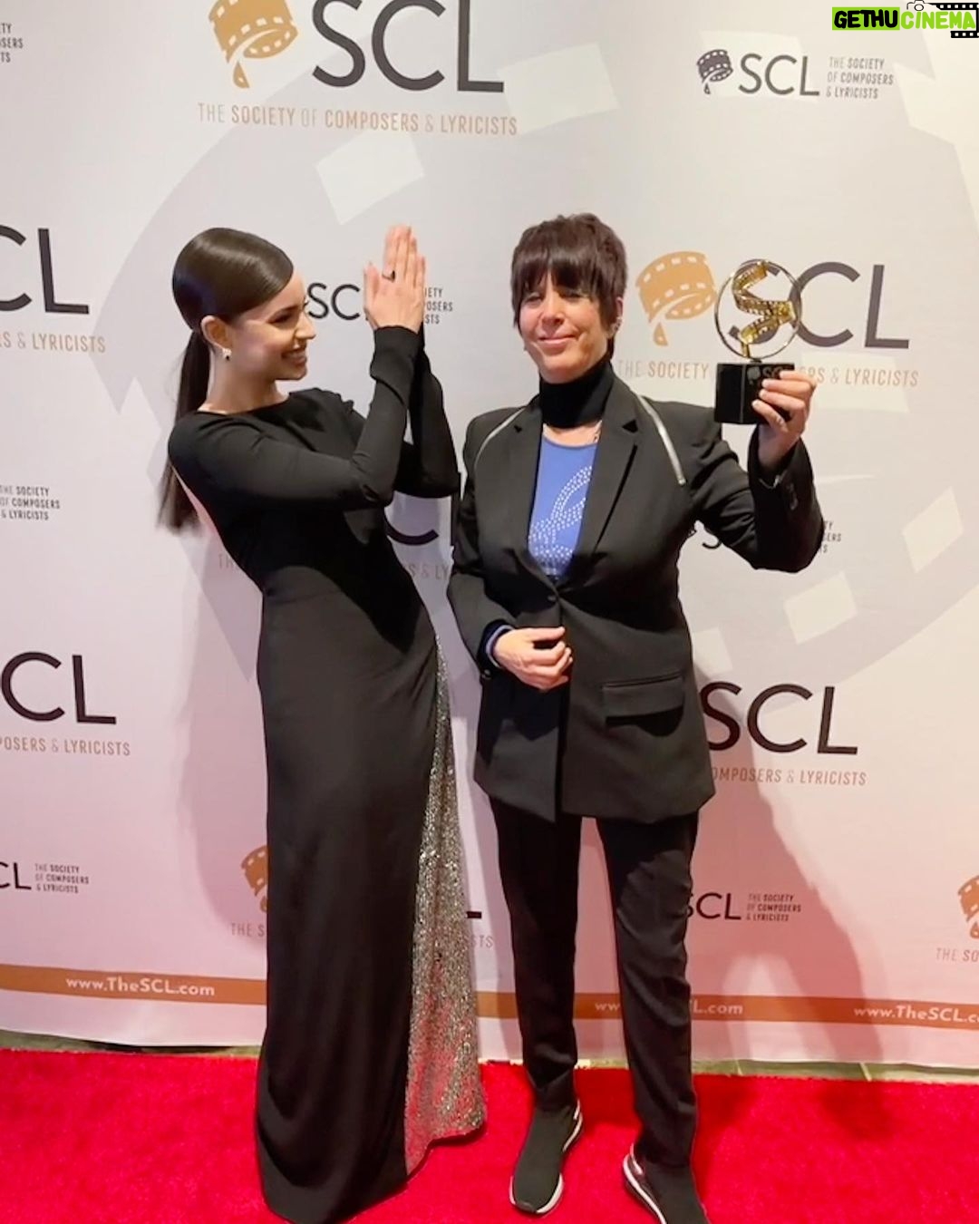 Sofia Carson Instagram - Applause won Best Original Song at the SCL Awards. Thank you #SCLAwards for this beautiful honor. Forever applauding the remarkable being you are my @dianewarren 🤍💫
